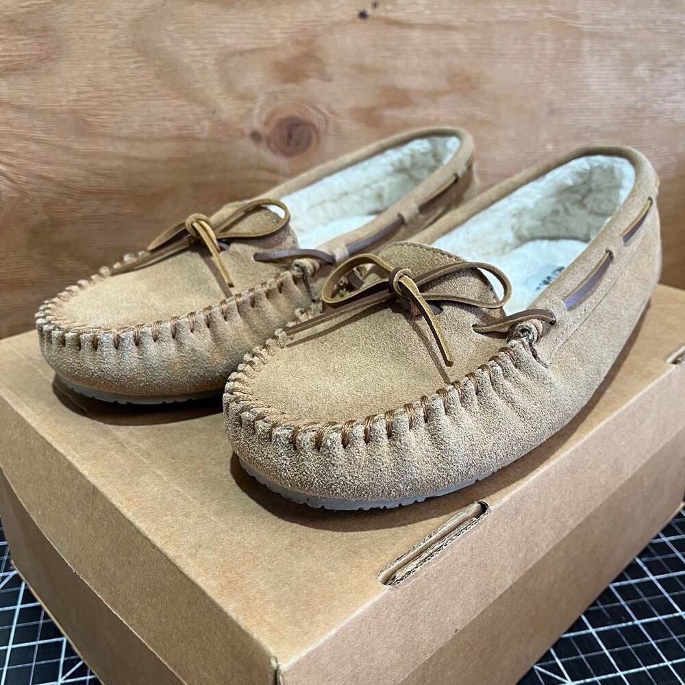 Minnetonka Women's Tan and Brown Loafers